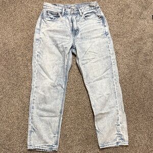 American Eagle Outfitters Light Wash Straight Leg Boyfriend Jeans